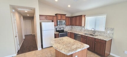 1814 W Desert Hills Dr in San Tan Valley, AZ - Building Photo - Building Photo