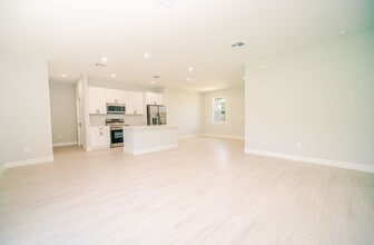 1103 Saint Tropez Ct in Kissimmee, FL - Building Photo - Building Photo