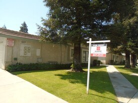 8201 Laborough Dr in Bakersfield, CA - Building Photo