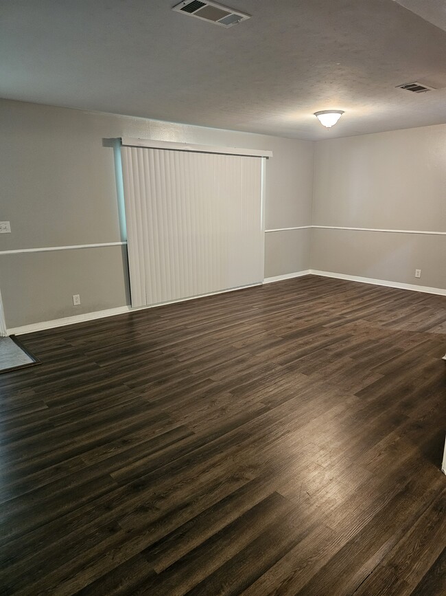 23 College Dr in Laurel, MS - Building Photo - Building Photo