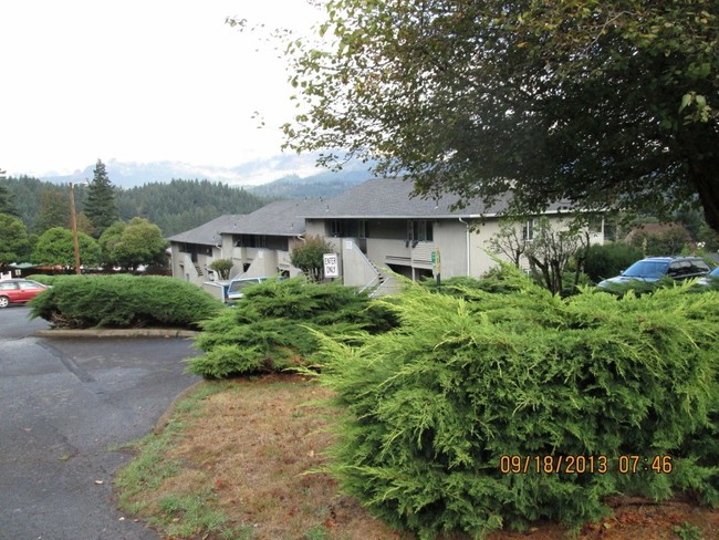 Columbia View Apartments in Cascade Locks, OR - Building Photo - Building Photo