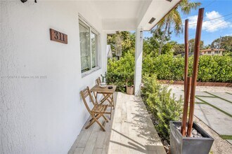 311 NW 95th St in Miami, FL - Building Photo - Building Photo