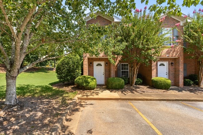property at 1477 N Donahue Dr
