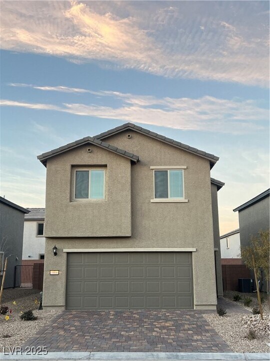 7668 Loftwood Ave in Las Vegas, NV - Building Photo