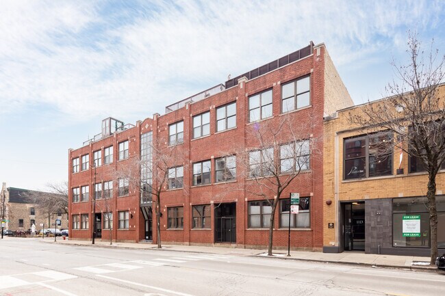 1101 W Armitage Ave in Chicago, IL - Building Photo - Building Photo