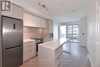 70 Annie Craig Dr in Toronto, ON - Building Photo - Building Photo