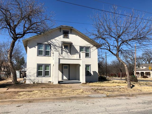 502 Cottonwood St in Coleman, TX - Building Photo