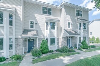 2414 Commercial Ave in Madison, WI - Building Photo - Building Photo