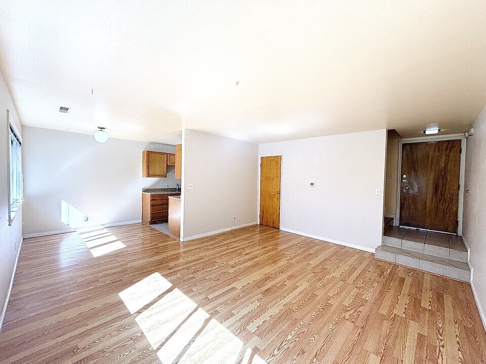 131 S 1000 E in Salt Lake City, UT - Building Photo