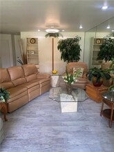 35200 Cathedral Canyon Dr in Cathedral City, CA - Foto de edificio - Building Photo