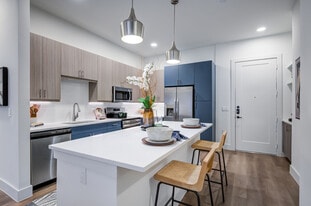 The Flynn at Live Oak in Dallas, TX - Building Photo