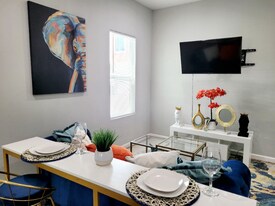 532 Cesar E. Chavez Pkwy in San Diego, CA - Building Photo