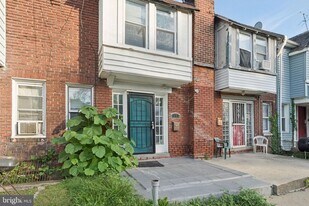 358 E Upsal St in Philadelphia, PA - Building Photo