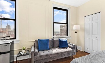 1324 Locust St, Unit 1004 in Philadelphia, PA - Building Photo - Building Photo
