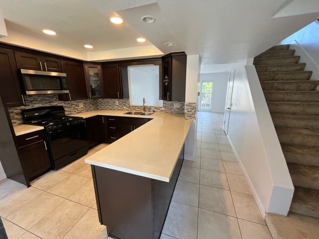 property at 13885 La Jolla Plaza