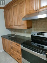 156 Mineola Rd E in Mississauga, ON - Building Photo - Building Photo