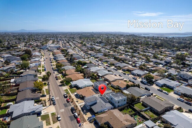 3031 Luna Ave-Unit -3031 in San Diego, CA - Building Photo - Building Photo