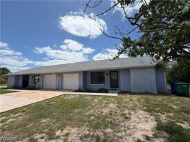 4515 Douglas Ln in Lehigh Acres, FL - Building Photo
