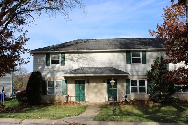 property at 141 Oak Manor Dr