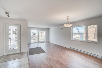 267 D'amsterdam Boul in Gatineau, QC - Building Photo - Building Photo