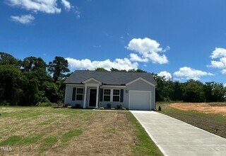 272 Johnson Rdg Wy in Four Oaks, NC - Building Photo - Building Photo