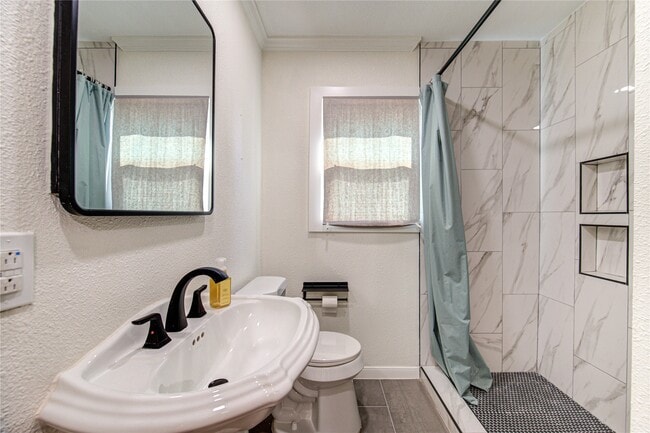 property at 814 Sue St