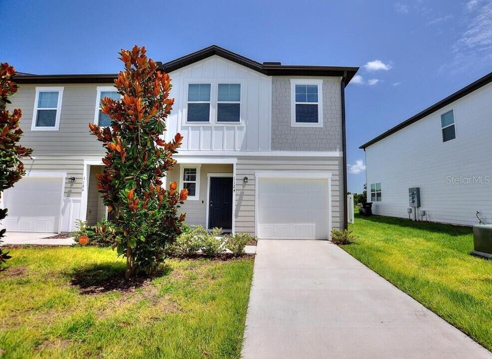 1124 Merrill St in Davenport, FL - Building Photo