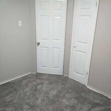 10353 Duke Dr in St. Louis, MO - Building Photo - Building Photo