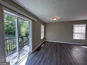 940 S Lassetter Cir in Villa Rica, GA - Foto de edificio - Building Photo