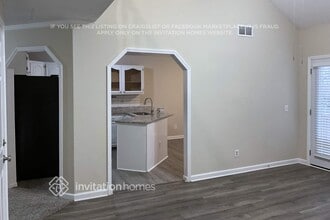 518 Woodland Hills Dr in La Vergne, TN - Foto de edificio - Building Photo