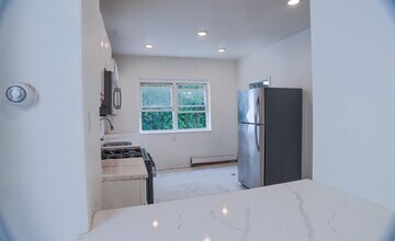 13 Stevens Ave in Jersey City, NJ - Building Photo - Building Photo