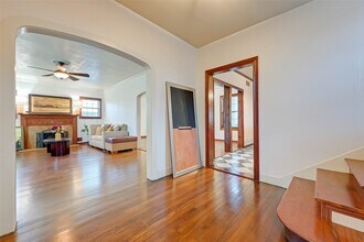 2412 Oakdale St in Houston, TX - Building Photo - Building Photo