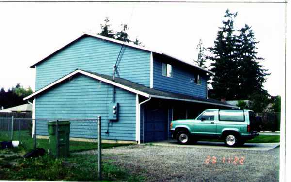 9228 50th Ave NE in Marysville, WA - Building Photo