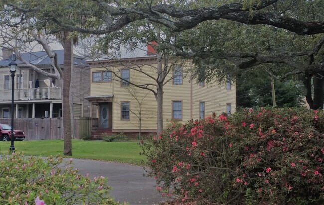1217 Java Pl, Unit Upstairs in Savannah, GA - Building Photo - Building Photo