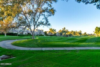 7222 E Gainey Ranch Rd in Scottsdale, AZ - Building Photo - Building Photo