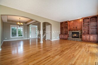 7533 Castle St in Papillion, NE - Building Photo - Building Photo
