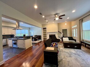 702 NE 11th Ave in Gainesville, FL - Building Photo - Building Photo