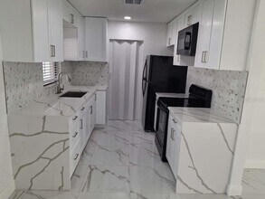 4524 Hampshire Rd in Tampa, FL - Building Photo - Building Photo