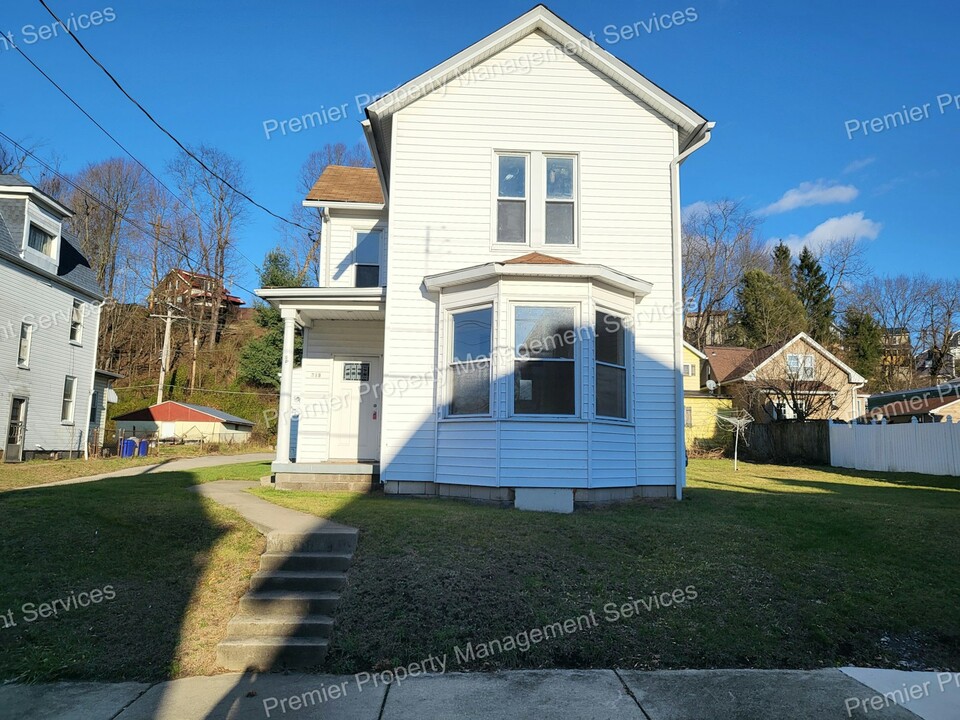 319 12th Ave-Unit -#1 FRONT in New Brighton, PA - Building Photo