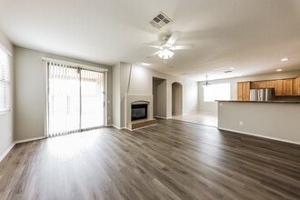 7612 S 68th Dr in Phoenix, AZ - Building Photo - Building Photo