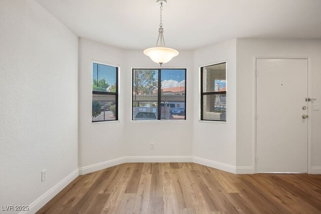 property at 2712 Beaver Creek Ct