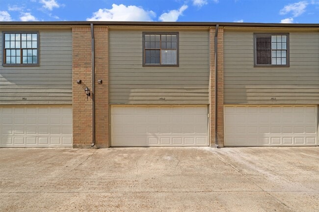 property at 9850 Pagewood Ln