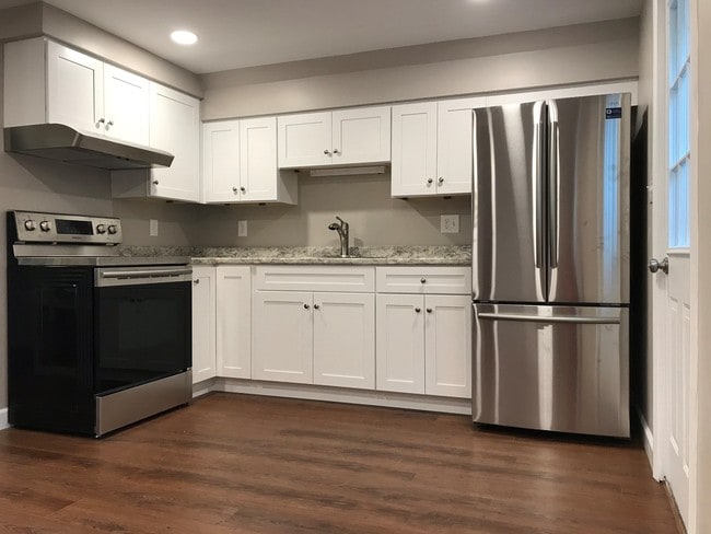 1 Congress St, Unit 2 in Amesbury, MA - Building Photo - Building Photo