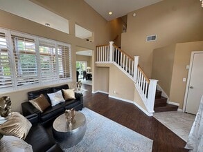 1833 Highland Way in Brentwood, CA - Building Photo - Building Photo