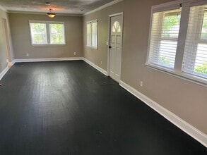 4716 McCahill Rd in Chattanooga, TN - Foto de edificio - Building Photo