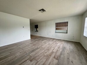 308 N Rockingham Ave in Tavares, FL - Building Photo - Building Photo