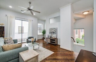 202 McGowen St in Houston, TX - Building Photo