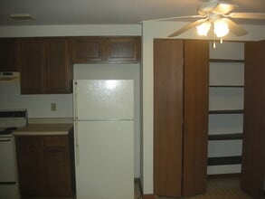 10700 W Grange Ave, Unit #3 in Hales Corners, WI - Building Photo - Building Photo