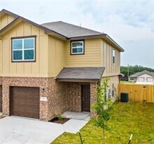 211 Grn Valley Dr in Copperas Cove, TX - Building Photo