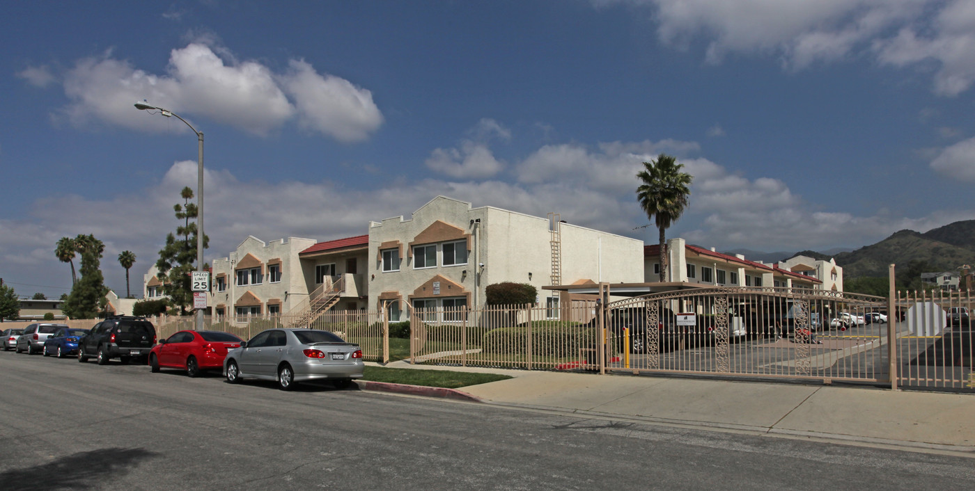 Azusa Garden Apartments in Azusa, CA - Foto de edificio